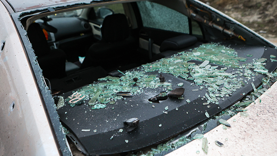 Два человека пострадали при атаке дрона ВСУ на гражданский автомобиль в ЛНР