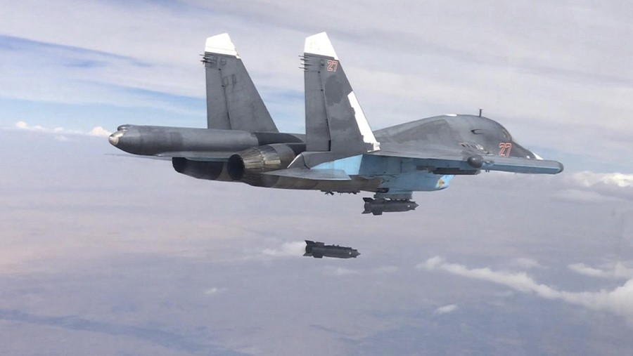 Экипаж Су-34 ВКС РФ нанес удар по пункту временной дислокации ВСУ в зоне СВО