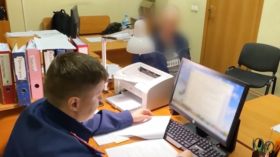 В Челябинске водитель такси задушил пассажирку и закопал ее тело в лесу В Челябинске водитель такси задушил пассажирку и закопал ее тело в лесу
