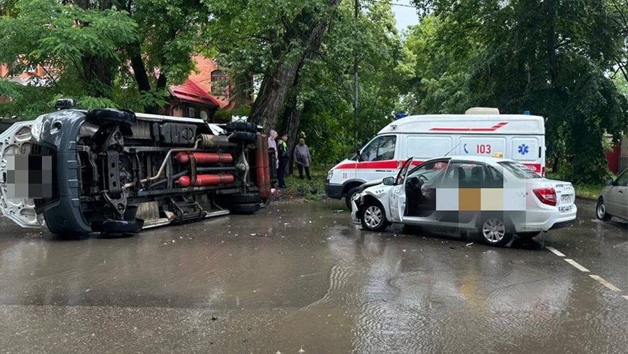 На Ставрополье шесть человек пострадали в ДТП с участием маршрутки