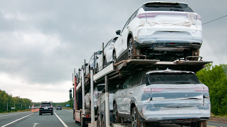 Импорт новых легковых автомобилей в РФ сократился в четыре раза Импорт новых легковых автомобилей в РФ сократился в четыре раза