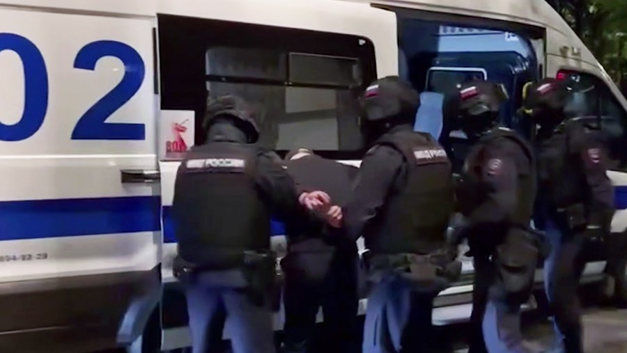 В Москве задержали банду коллекторов по подозрению в аферах с недвижимостью В Москве задержали банду коллекторов по подозрению в аферах с недвижимостью
