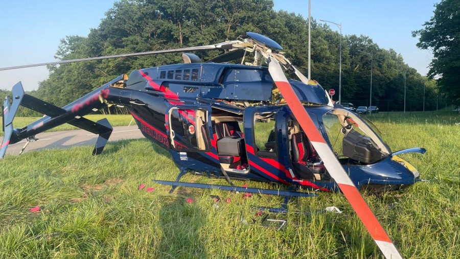 Вертолет Bell-407 совершил жесткую посадку в Адыгее Вертолет Bell-407 совершил жесткую посадку в Адыгее