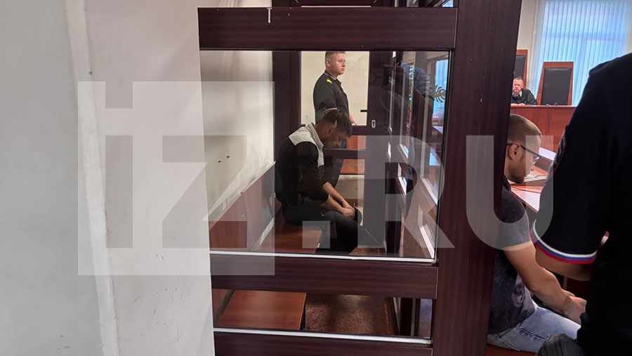 Влетевшего в толпу подростков в Энгельсе водителя арестовали на два месяца Влетевшего в толпу подростков в Энгельсе водителя арестовали на два месяца