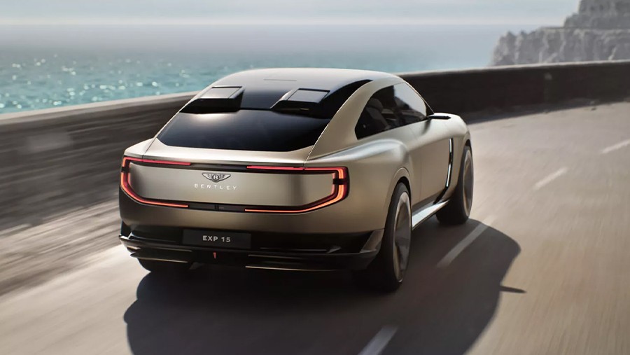 Bentley представила трехместный автомобиль с лежанкой для собак Bentley представила трехместный автомобиль с лежанкой для собак