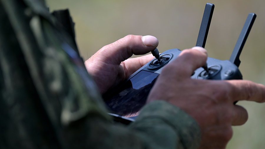 Операторы FPV-дронов уничтожили украинскую САУ «Акация» в Харьковской области Операторы FPV-дронов уничтожили украинскую САУ «Акация» в Харьковской области