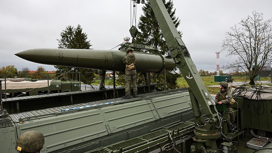 Российская армия поразила инфраструктуру военного аэродрома и позиции ВСУ Российская армия поразила инфраструктуру военного аэродрома и позиции ВСУ