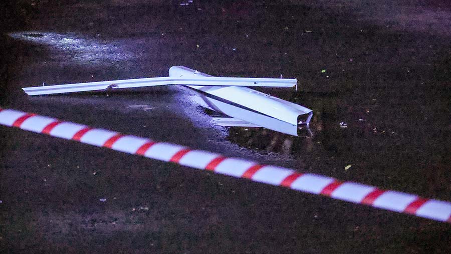 Пожар начался на территории Ильского НПЗ после падения обломков БПЛА Пожар начался на территории Ильского НПЗ после падения обломков БПЛА