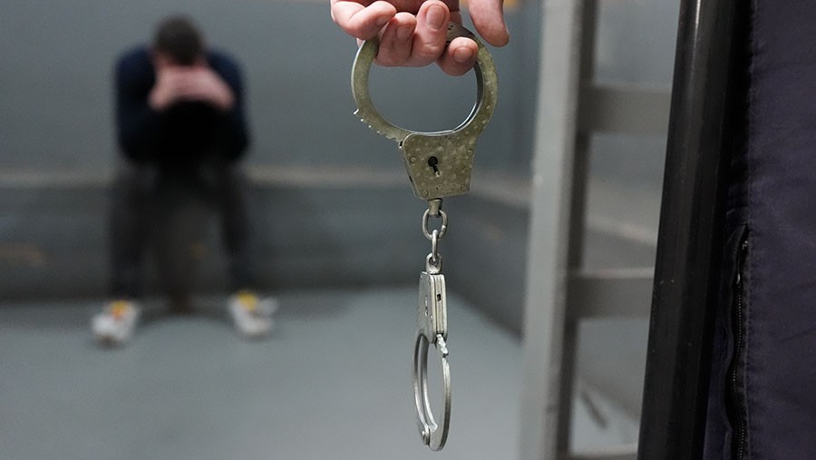 В Москве подросток выстрелил в голову 17-летнему парню из-за личной неприязни В Москве подросток выстрелил в голову 17-летнему парню из-за личной неприязни