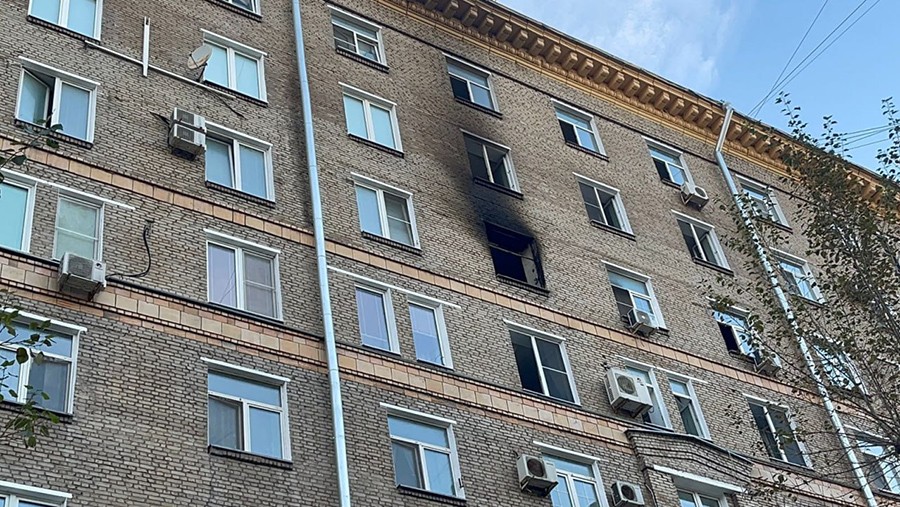 Шесть человек спасли при пожаре в жилом доме на юго-западе Москвы Шесть человек спасли при пожаре в жилом доме на юго-западе Москвы