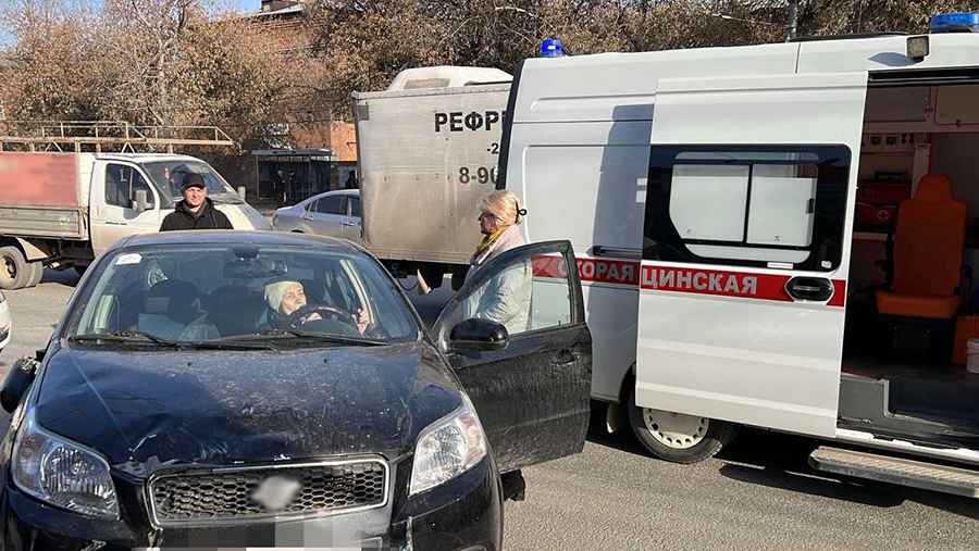 Пять человек пострадали в Новосибирске в результате наезда на остановку Пять человек пострадали в Новосибирске в результате наезда на остановку