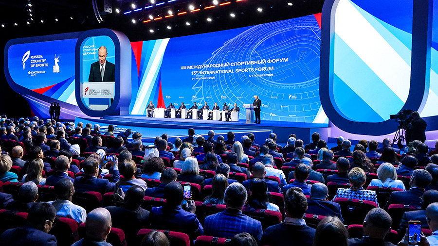 Путин указал на отсутствие места для политики в спорте