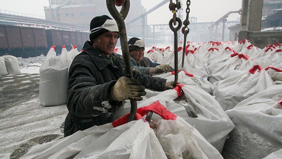 Бизнес просит продлить льготу для перевозки стройматериалов Бизнес просит продлить льготу для перевозки стройматериалов