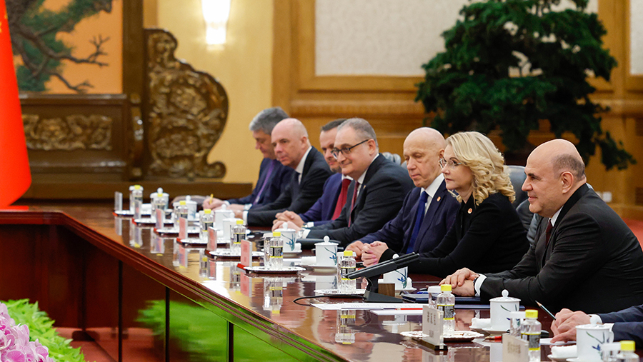 Путин назвал содержательной поездку правительственной делегации РФ в Китай Путин назвал содержательной поездку правительственной делегации РФ в Китай