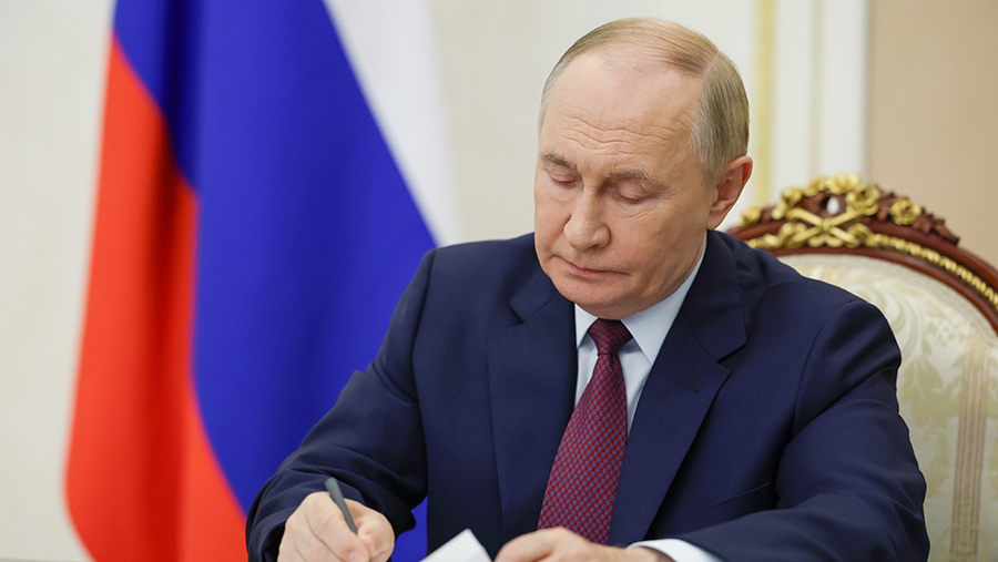 Путин освободил Антона Герасимова от должности замглавы МЧС России Путин освободил Антона Герасимова от должности замглавы МЧС России