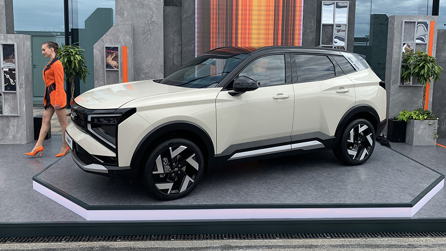 АвтоВАЗ объявил сроки старта производства кроссовера Lada Azimut АвтоВАЗ объявил сроки старта производства кроссовера Lada Azimut