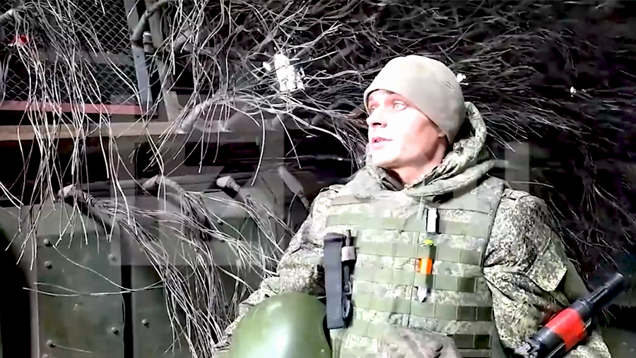 Бойцы Южной группировки войск разработали уникальную допзащиту для танка Т-72Б3М Бойцы Южной группировки войск разработали уникальную допзащиту для танка Т-72Б3М