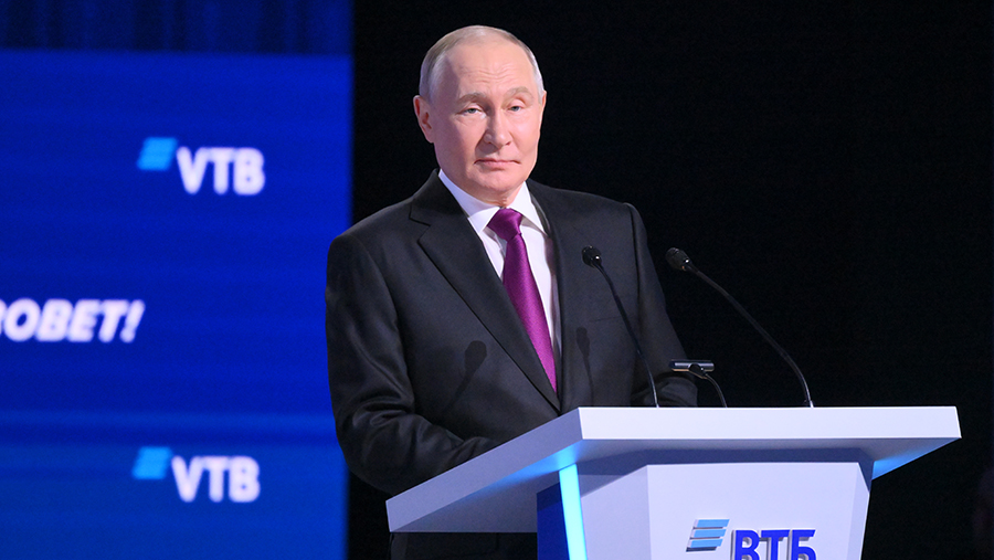 Путин выступает на пленарном заседании форума ВТБ «Россия зовет!». Трансляция Путин выступает на пленарном заседании форума ВТБ «Россия зовет!». Трансляция