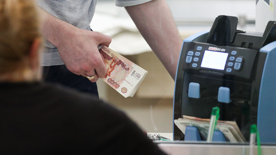 Средняя ставка по накопительному счету в январе снизилась до 15,61% годовых