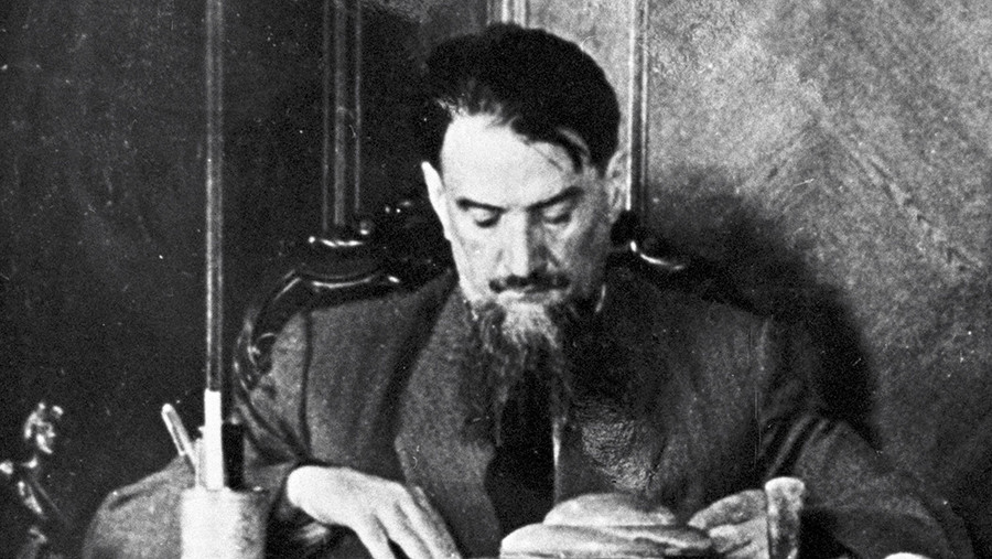 СВР рассказала о найденной Курчатовым ошибке немецких атомщиков СВР рассказала о найденной Курчатовым ошибке немецких атомщиков