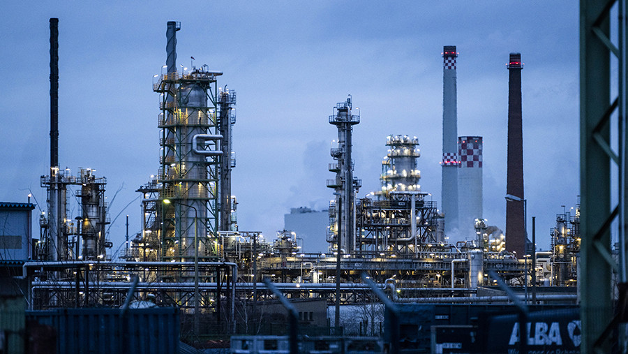 В МИД РФ назвали планы ЕК о запрете импорта нефти разговорами умалишенного В МИД РФ назвали планы ЕК о запрете импорта нефти разговорами умалишенного