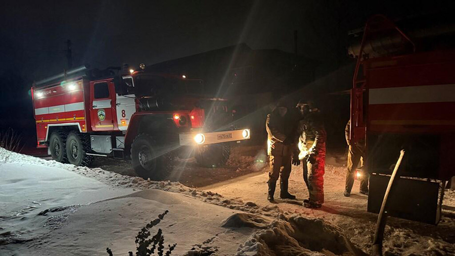 Четыре человека погибли при пожаре в частном доме в Хабаровском крае Четыре человека погибли при пожаре в частном доме в Хабаровском крае
