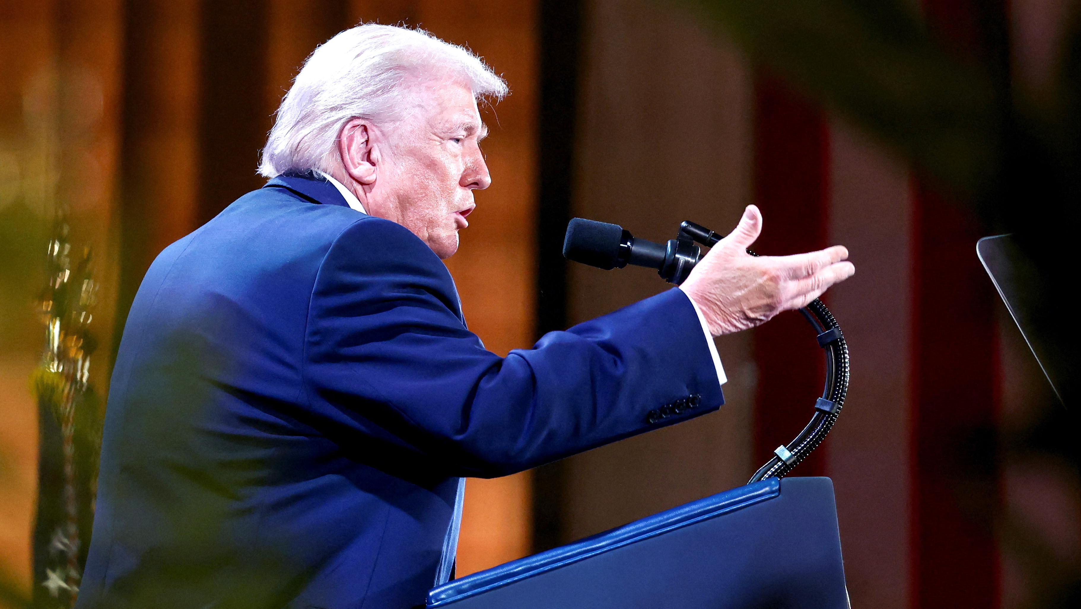 Трамп поручил обнародовать правительственные файлы об инопланетянах Трамп поручил обнародовать правительственные файлы об инопланетянах