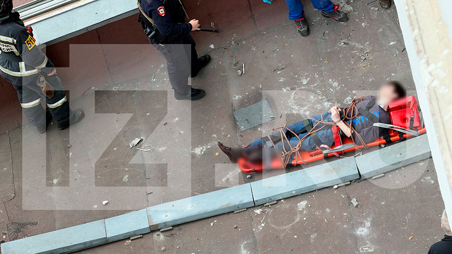 Молодой человек выжил после падения из окна 11-го этажа в центре Москвы Молодой человек выжил после падения из окна 11-го этажа в центре Москвы