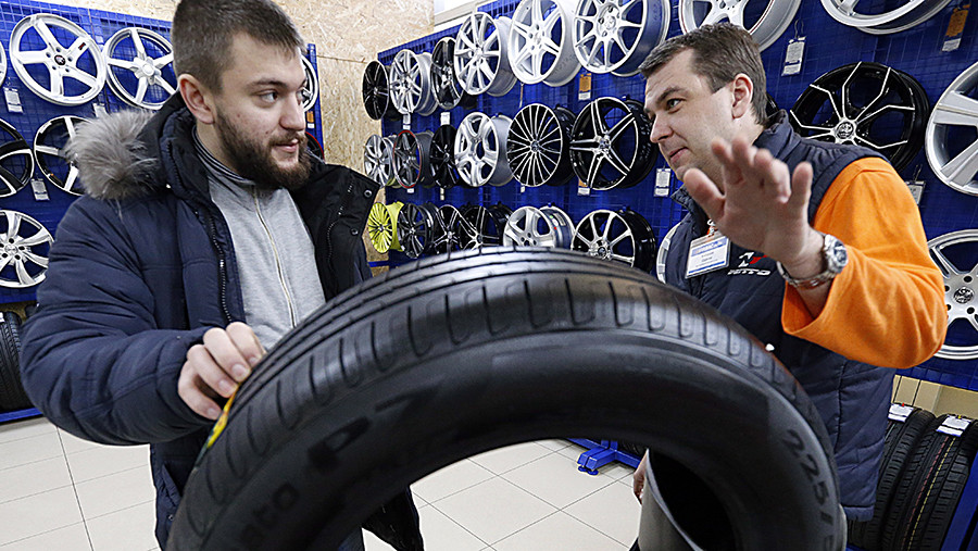 В Союзе автосервисов объяснили снижение цен на шины в РФ