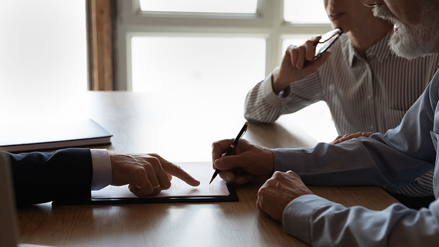 Эксперт сообщила о нюансах наследования ценных бумаг по завещанию и закону