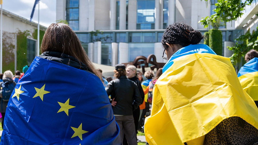Европейский профессор указал на возможность России ответить ЕС за помощь Украине Европейский профессор указал на возможность России ответить ЕС за помощь Украине