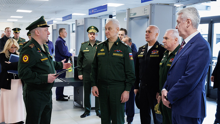 Белоусов оценил ход комплектования ВС РФ военными по контракту