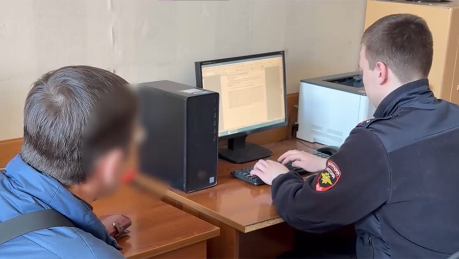 В Ачинске задержали мужчину за избиение подростка рожком для обуви В Ачинске задержали мужчину за избиение подростка рожком для обуви