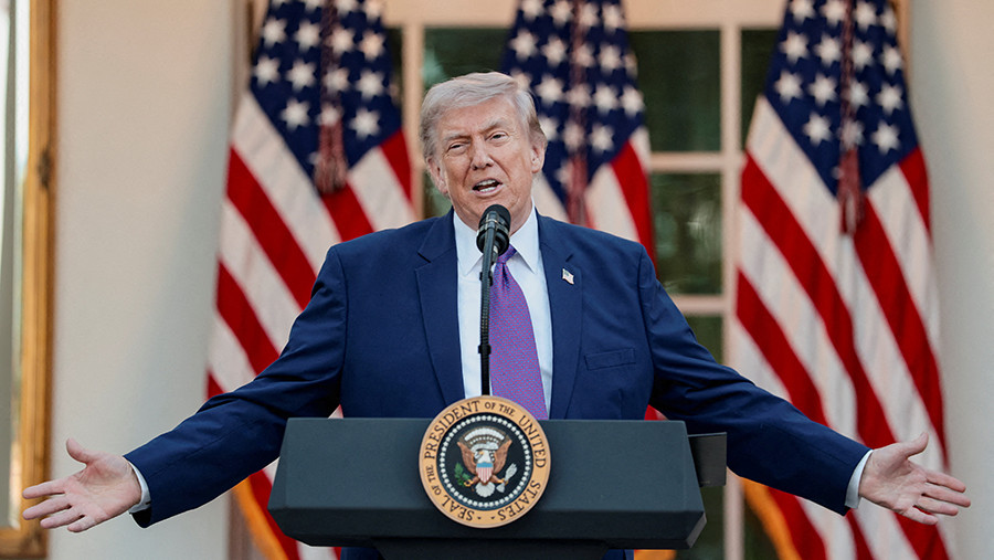 СМИ сообщили о проверке в США сделок компаний перед постом Трампа об Иране СМИ сообщили о проверке в США сделок компаний перед постом Трампа об Иране