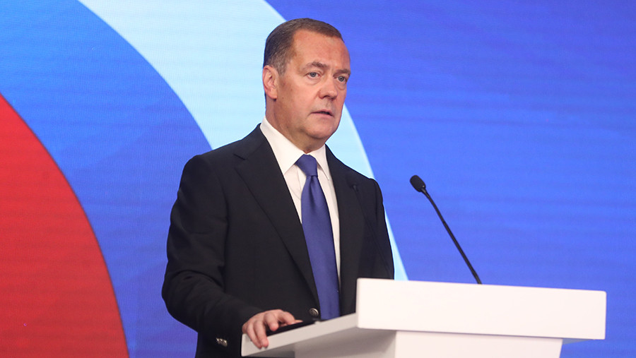 Медведев заявил о жестком ответе России на удар ВСУ по общежитию в Старобельске Медведев заявил о жестком ответе России на удар ВСУ по общежитию в Старобельске