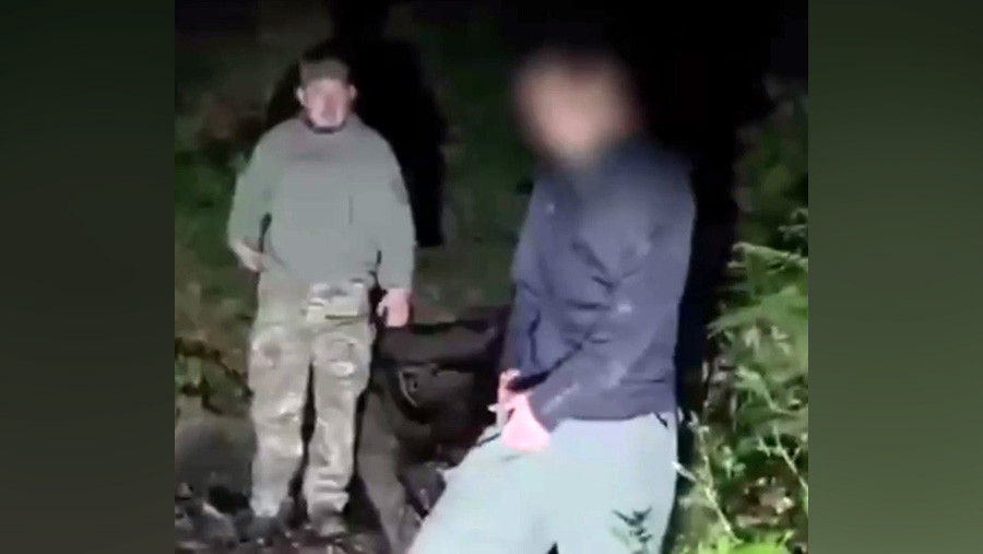 Пытавшегося пересечь границу с Румынией киевлянина загнала на дерево медведица