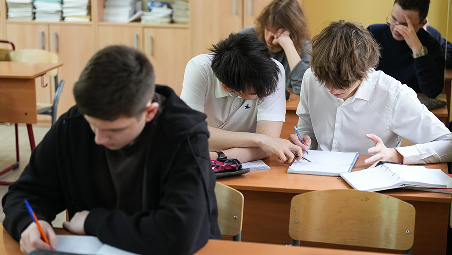 В России разработают новые учебники по естественным наукам к 2027 году В России разработают новые учебники по естественным наукам к 2027 году