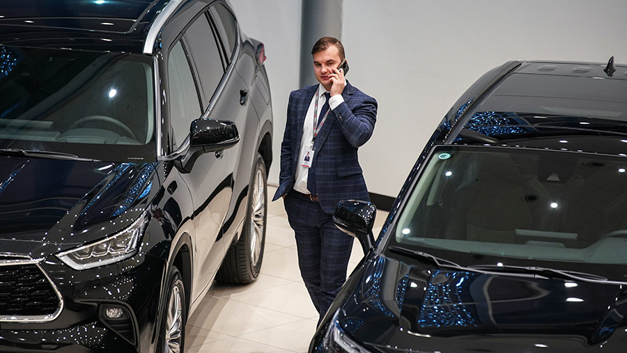 Продажи новых автомобилей в РФ выросли на 27% за неделю