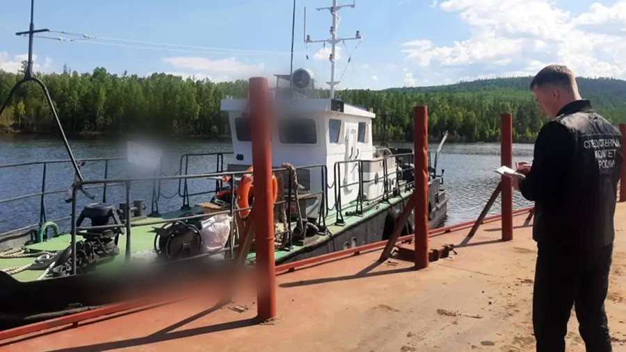 Два человека пропали под Иркутском после опрокидывания катера Два человека пропали под Иркутском после опрокидывания катера