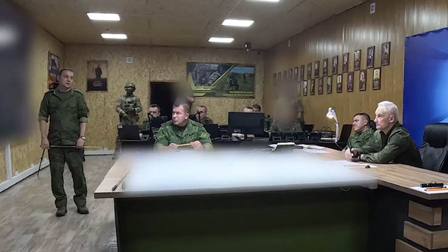 Белоусову в группировке войск «Центр» доложили о работе системы «Свод» Белоусову в группировке войск «Центр» доложили о работе системы «Свод»