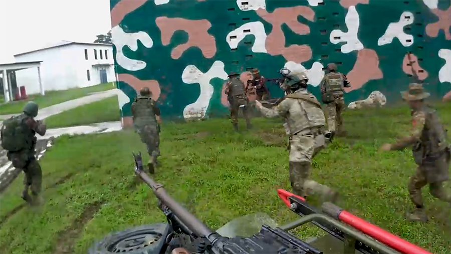Военные РФ и Мьянмы провели совместную демонстрацию навыков спецподразделений Военные РФ и Мьянмы провели совместную демонстрацию навыков спецподразделений