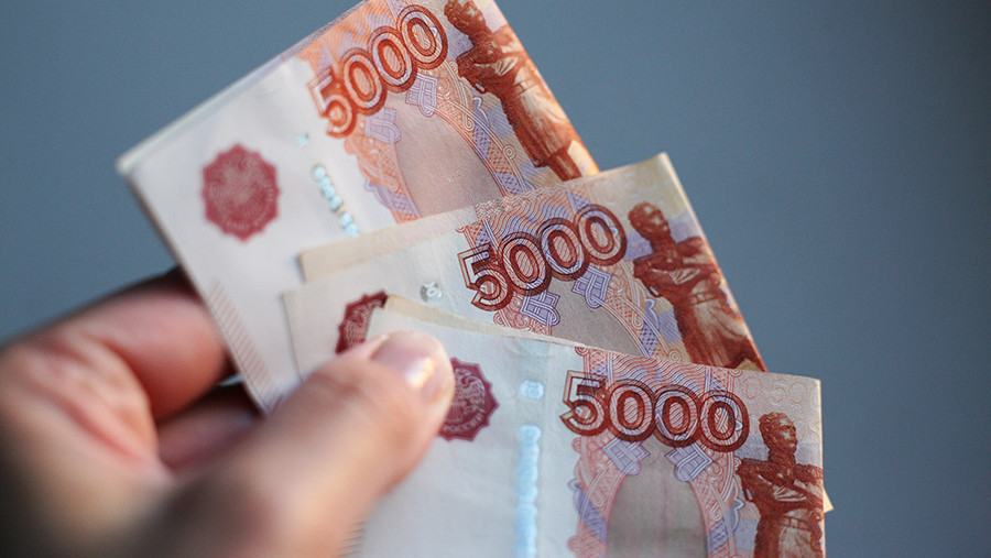 Средняя зарплата в России в 2026 году позволит получить четыре пенсионных балла
