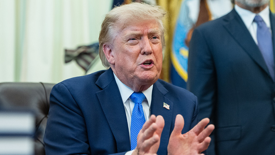 Трамп назвал полным бардаком выборы в США Трамп назвал полным бардаком выборы в США