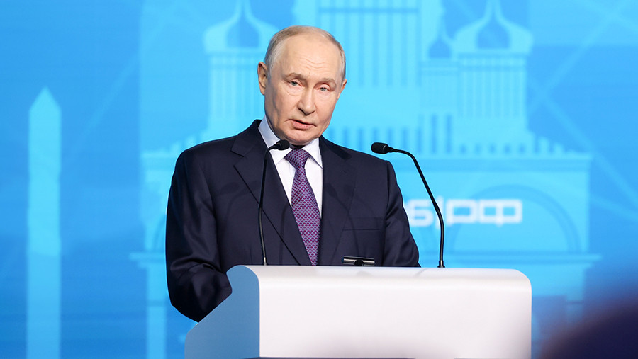 Путин поприветствовал российских спортсменов на открытии Игр кочевников Путин поприветствовал российских спортсменов на открытии Игр кочевников