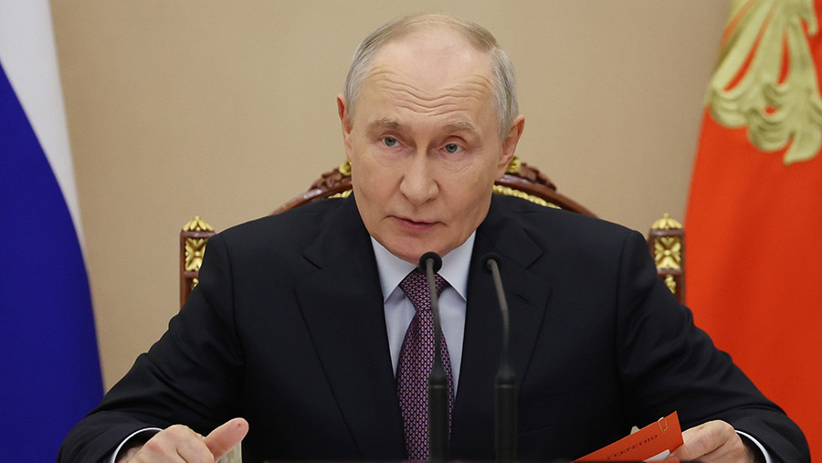 Путин привлек соцблок правительства к разработке стратегии цифровых платформ Путин привлек соцблок правительства к разработке стратегии цифровых платформ