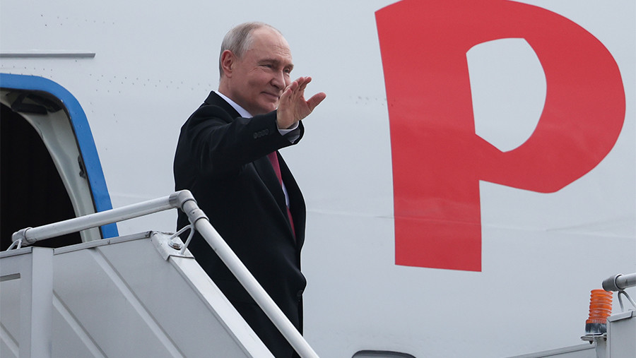 Песков посоветовал привыкнуть к отсутствию у Путина выходных Песков посоветовал привыкнуть к отсутствию у Путина выходных