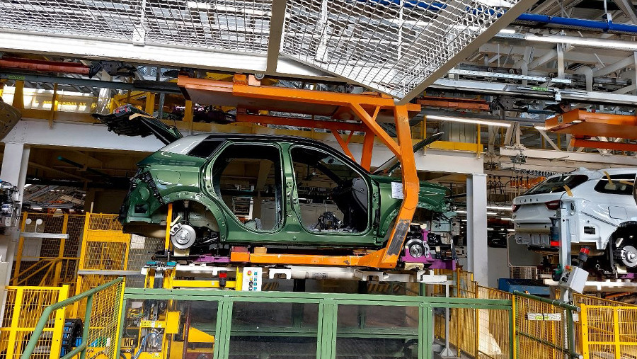 АвтоВАЗ запустил производство кроссовера Lada Azimut АвтоВАЗ запустил производство кроссовера Lada Azimut