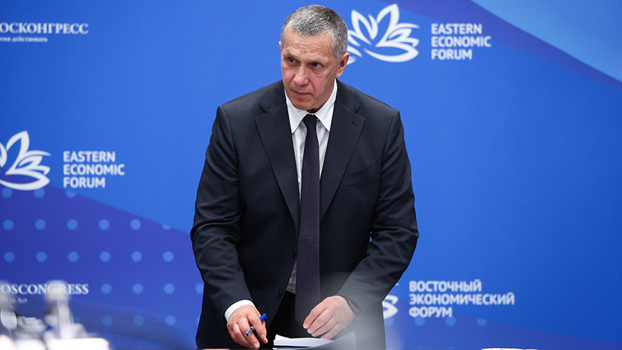 Трутнев сообщил Путину о возвращении в РФ активов 138 компаний Трутнев сообщил Путину о возвращении в РФ активов 138 компаний