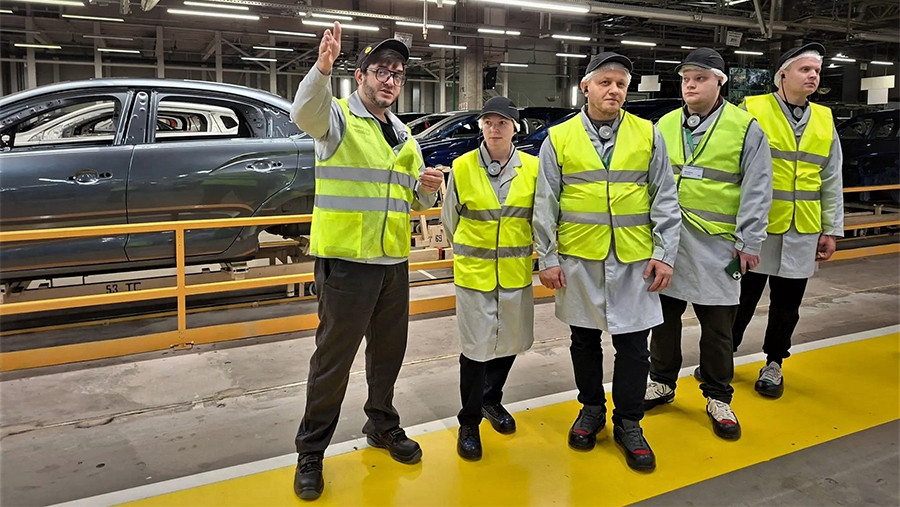 АвтоВАЗ начал проводить экскурсии по автозаводу в Санкт-Петербурге АвтоВАЗ начал проводить экскурсии по автозаводу в Санкт-Петербурге