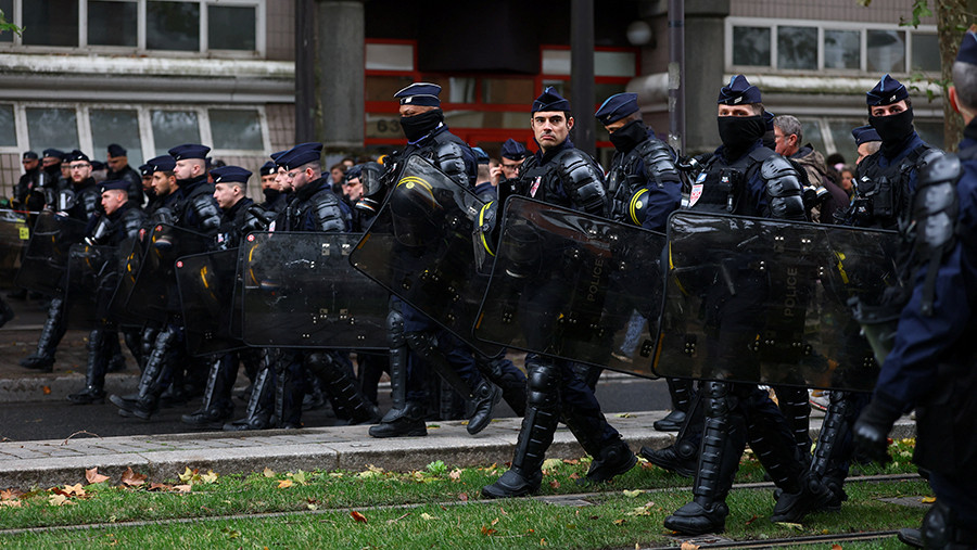 Минимум 135 человек задержали в первой половине дня в ходе протестов во Франции